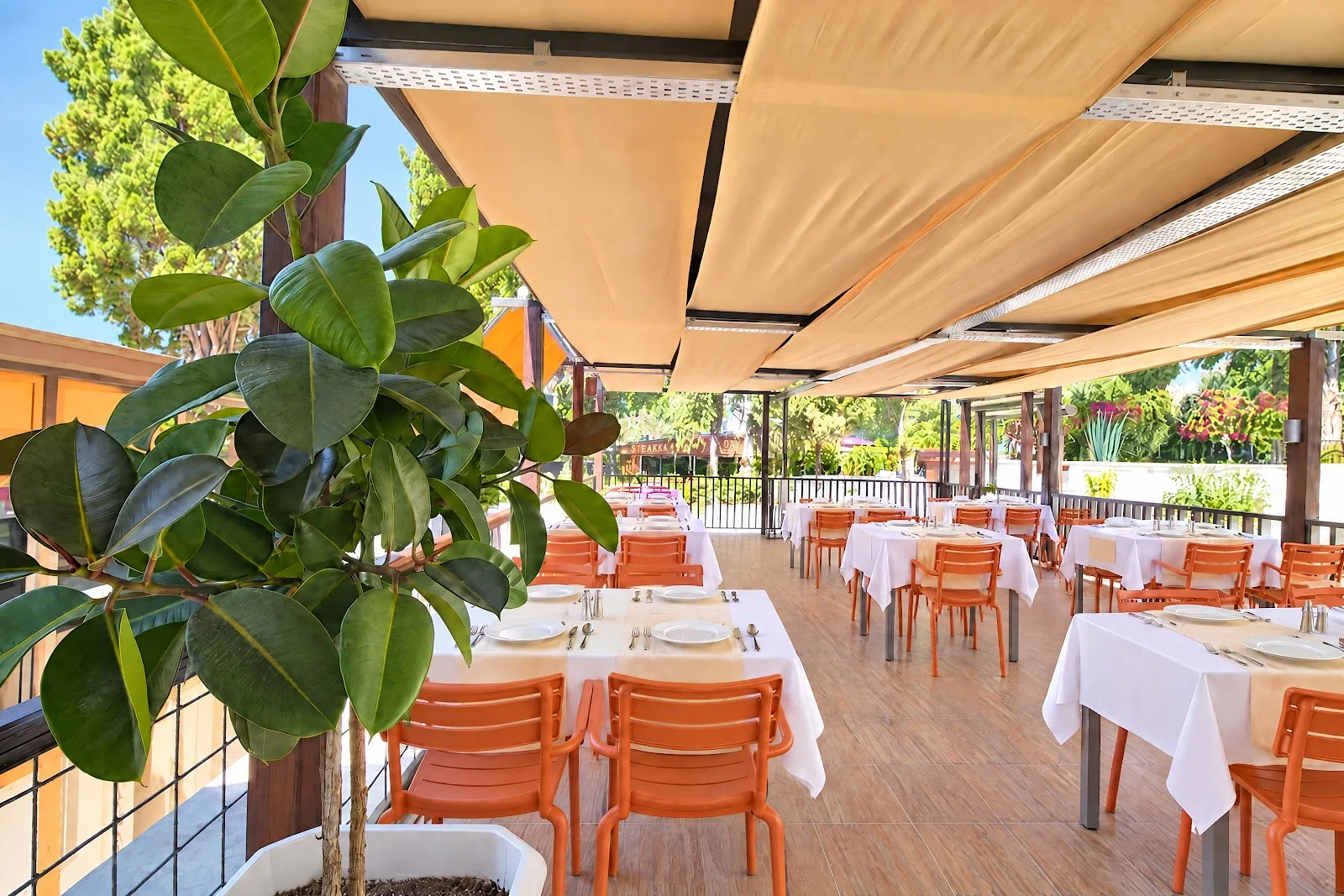 Side Castle Beach Hotel restoranı